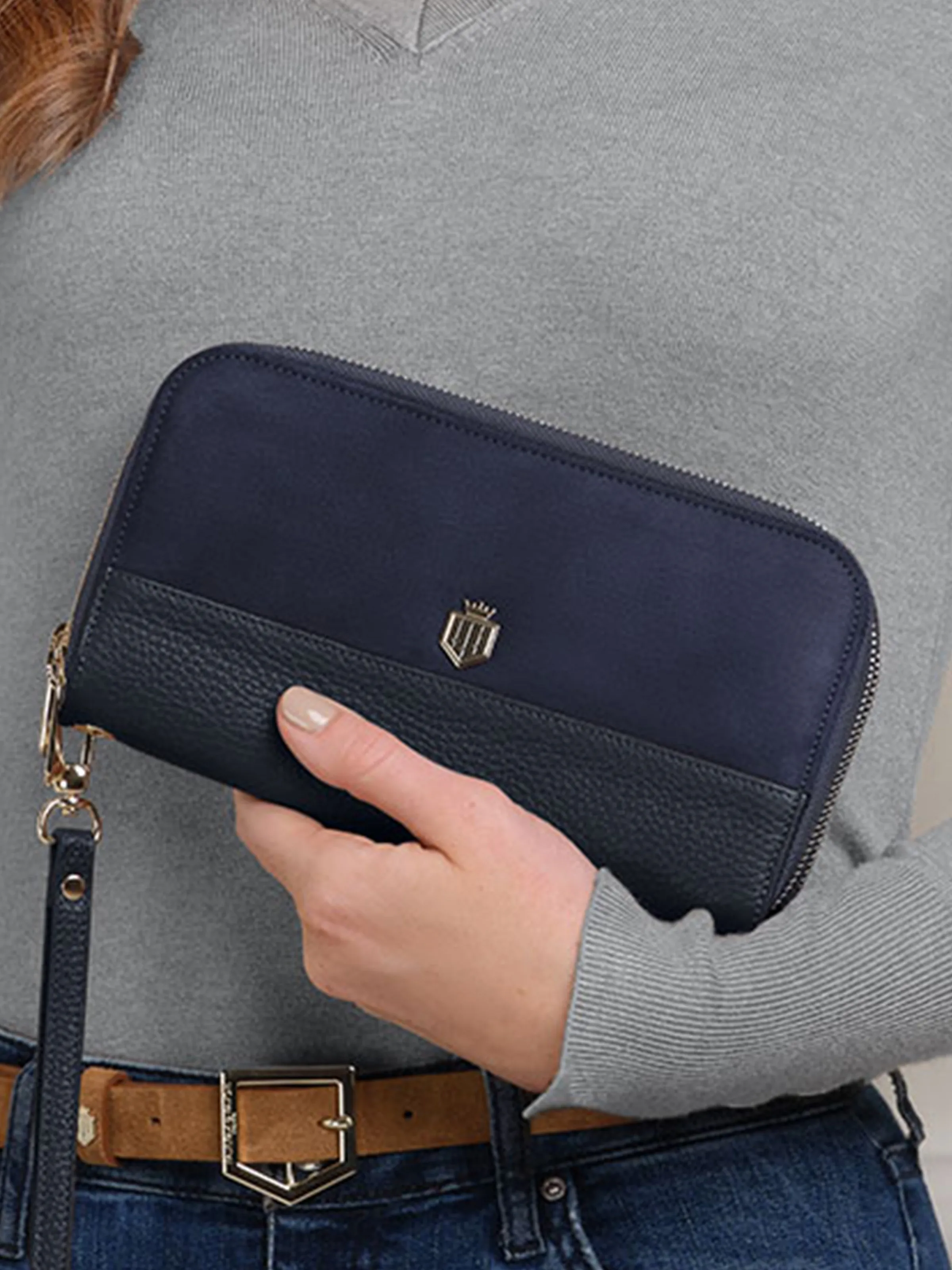 Salisbury Travel Wallet - Navy